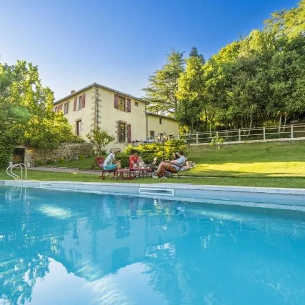 Domaine Le Jardin Suspendu Guest House proche HELFFEST et PUY DuFOU，位于Montfaucon的酒店