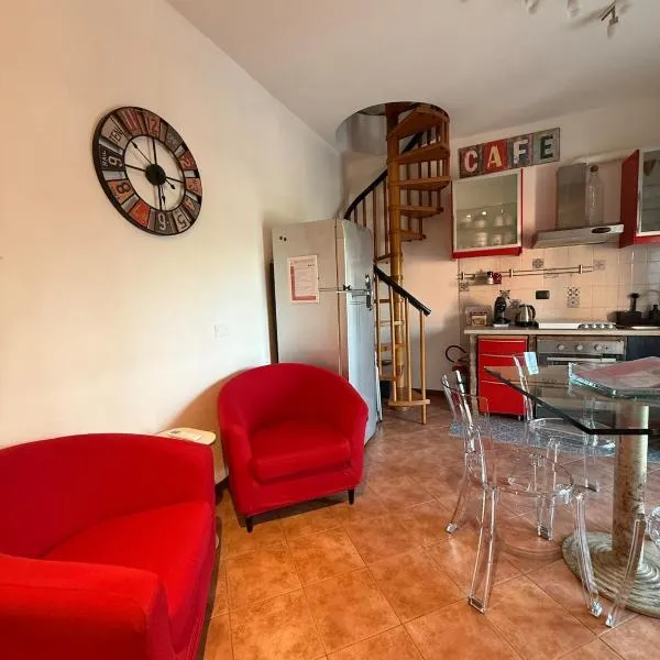 Soliera 105 - Appartamento su due livelli in zona tranquilla，位于Soliera的酒店