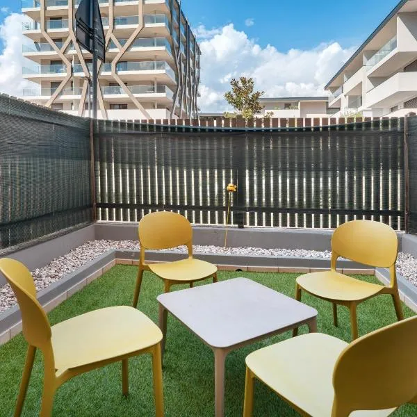 Honey Home With Parking，位于拉伊韦斯的酒店