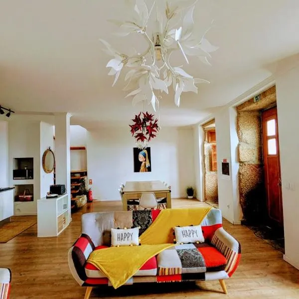 Lagarto Pintado Casa n'Aldeia，位于Castelo Novo的酒店