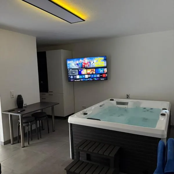 Ferienwohnung mit Whirpool, Fasssauna und Massagesessel - Medebach，位于梅德巴赫的酒店