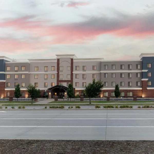 Staybridge Suites Denver - Central Park by IHG，位于丹佛的酒店