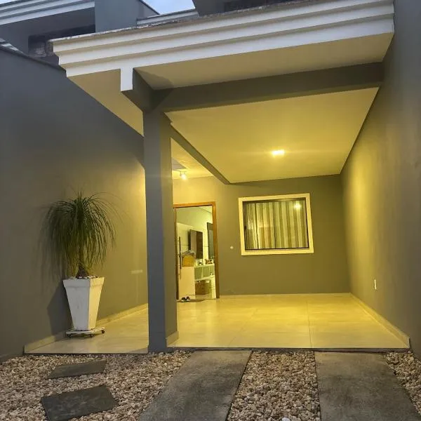 Casa Privativa Prox Expoville e Centro Com 2 Suítes，位于约恩维利的酒店