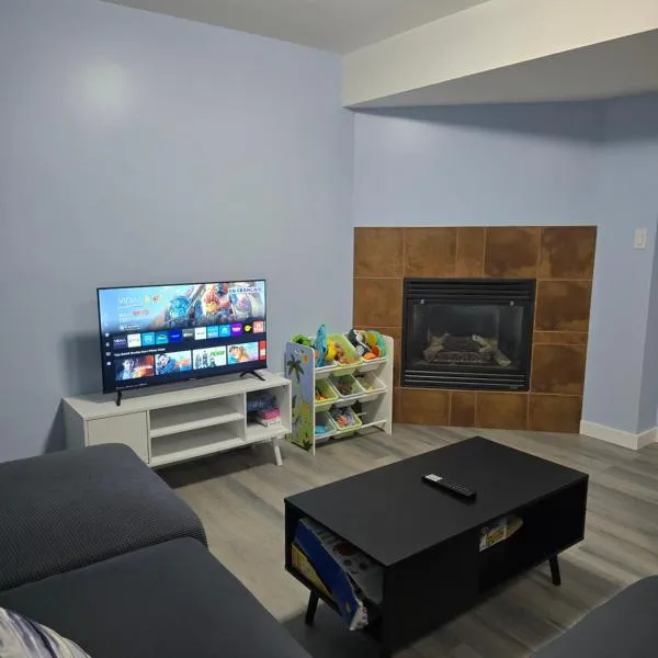 Private basement suite，位于兰利的酒店