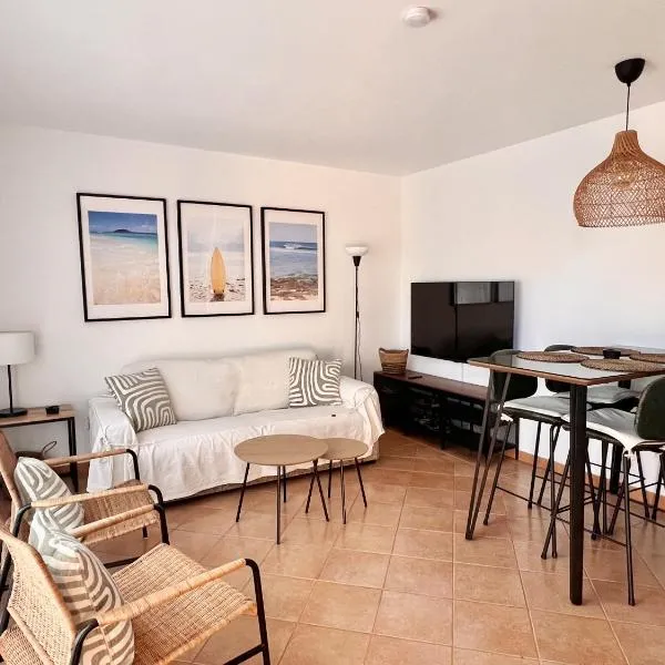 Villa Majanicho Pueblo con piscina，位于Majanicho的酒店