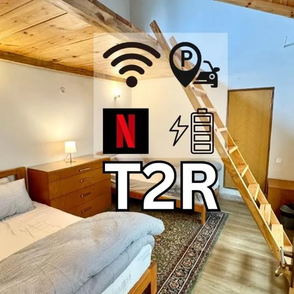 Pine Edge by T2R - Luxury Duplex Apartment Private Parking & Stunning Views in Khaira Gali near to Nathia Gali & Muree，位于Khaira Gali的酒店