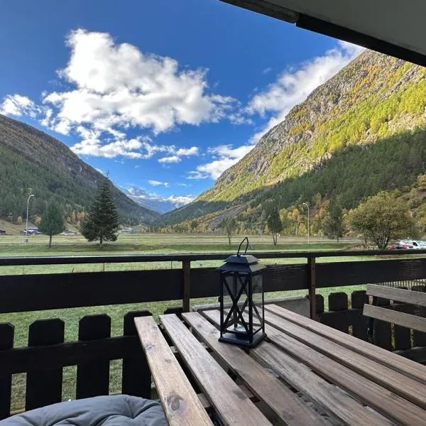Alpine magic for the whole family near Zermatt with parking!，位于塔什的酒店