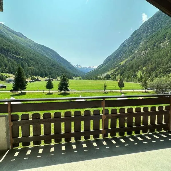 Mountain Majesty Apartment with Stunning Views，位于塔什的酒店
