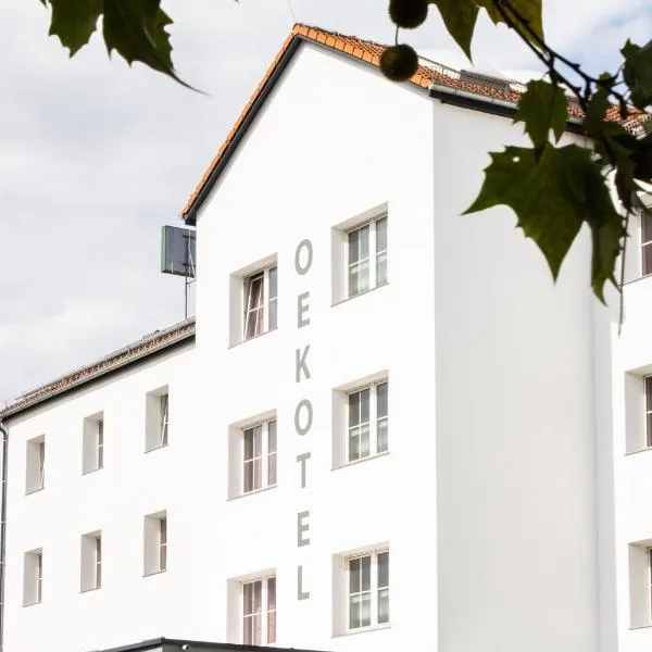 OEKOTEL Traiskirchen，位于特赖斯基兴的酒店
