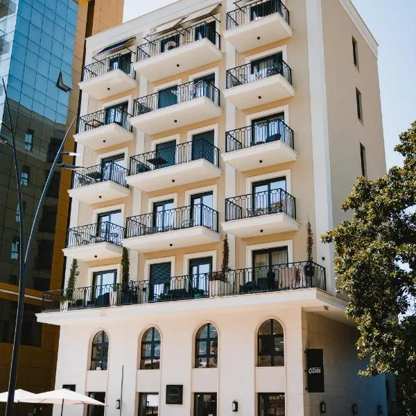 Kondo Hotel Allure，位于布德瓦的酒店