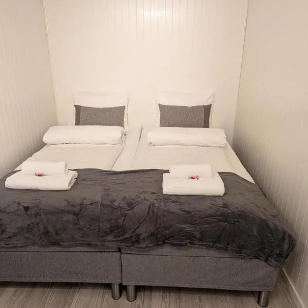 Modern apartment near train station H77A，位于纳尔维克的酒店