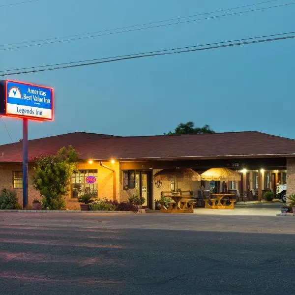 Americas Best Value Inn - Legend's Inn，位于章克申的酒店