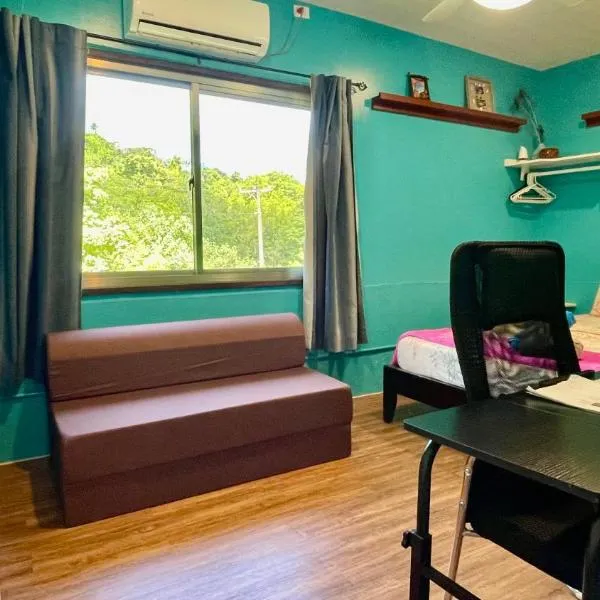 Ngermid Oasis - Charming 1 BD/1.5 BA Duplex,位于科罗尔的酒店