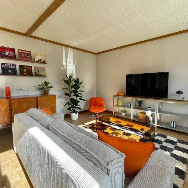 Mid Century - 3 bedrooms - Parking - 6 people，位于第戎的酒店