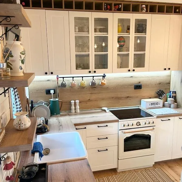 Holiday house Flores，位于科拉欣的酒店