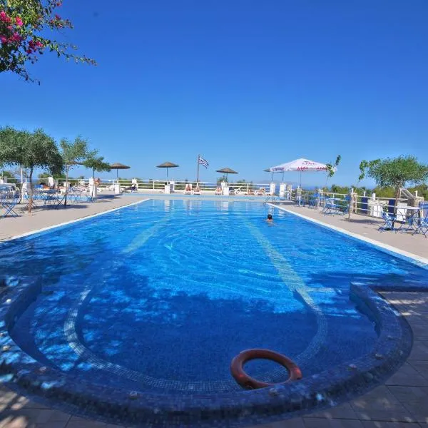 Santorini Camping & Hostel，位于费拉的酒店