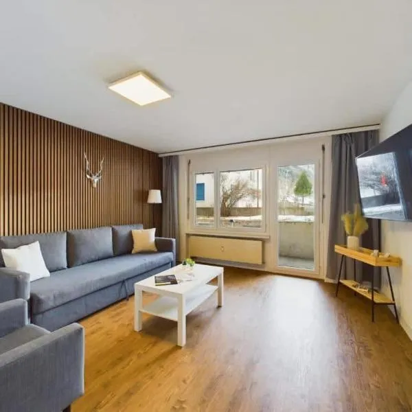 Alpine Retreat 4 Person Apartment near Zermatt with parking!，位于塔什的酒店