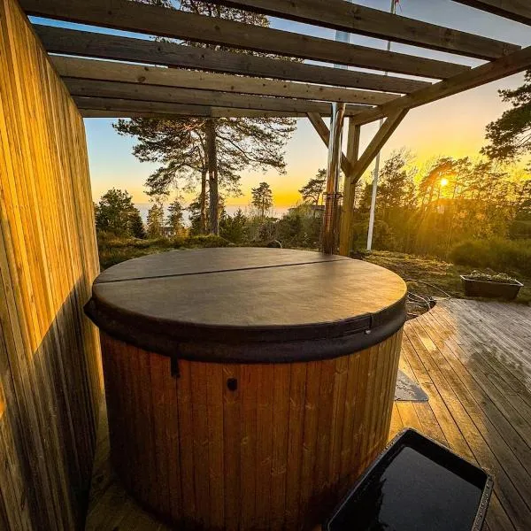 Idyllic cottage on Jeløy - The pearl of the Oslofjord，位于莫斯的酒店