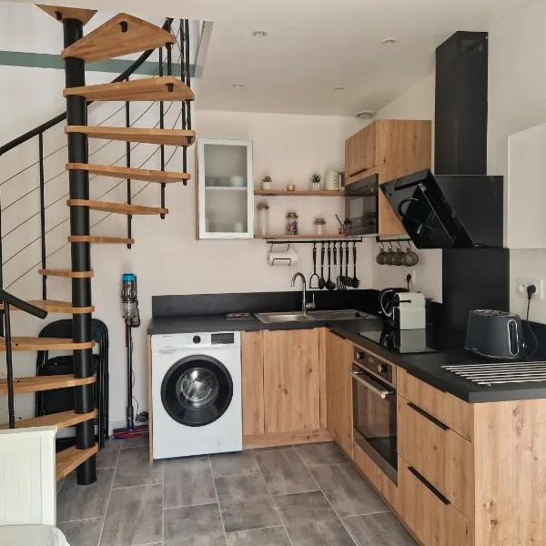 Appartement duplex hypercentre，位于蓬托德梅尔的酒店