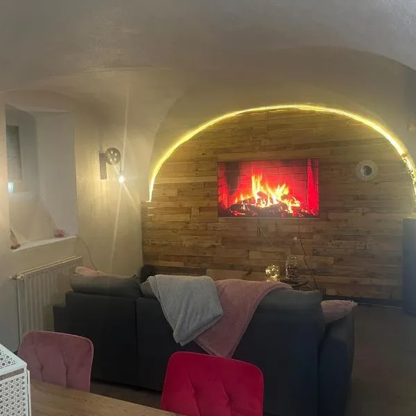 Maison de bourg avec Patio，位于Saint-Germain-Lembron的酒店