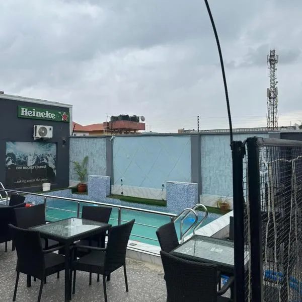 Dee Rocket Hotel & Lounge，位于伊巴丹的酒店