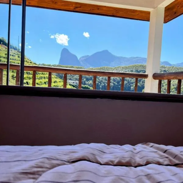 Pedra Azul - Casa Goiabeira II，位于多明戈斯马丁斯的酒店