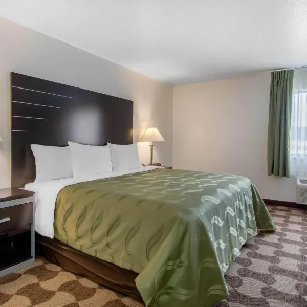 Quality Inn Russell，位于Russell的酒店