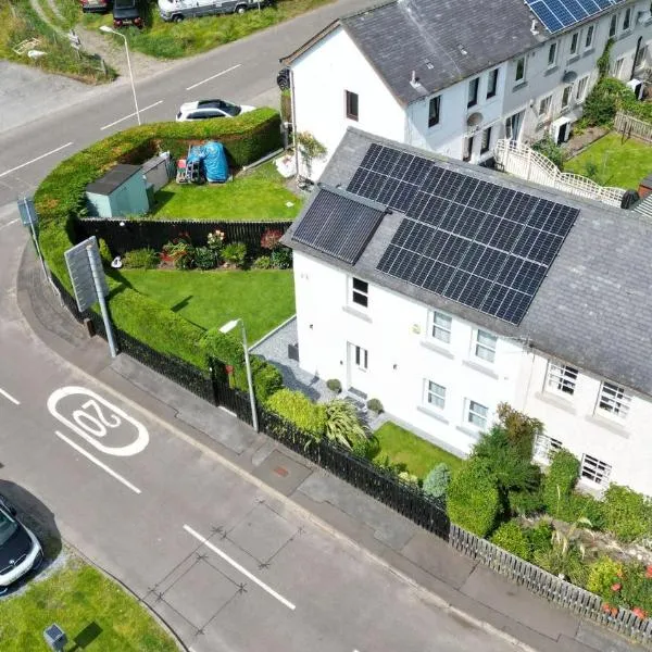 Allt Mor Retreat with Hot Tub，位于金洛赫兰诺赫的酒店