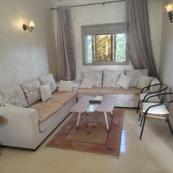 appartement lamia，位于艾兹鲁的酒店