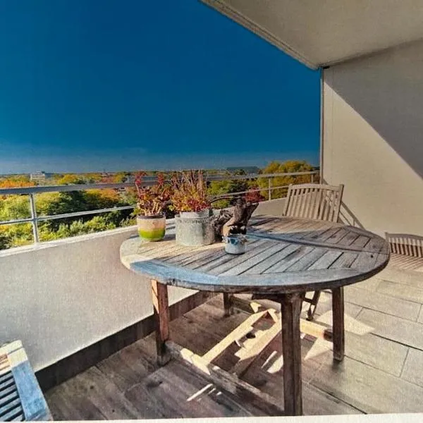 Luxus Wohnung in Zentrum，位于谢讷费尔德的酒店