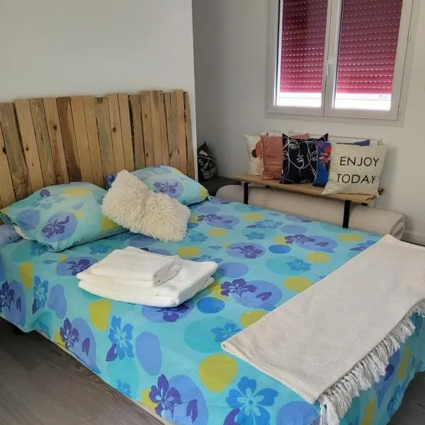 chambre spacieuse et calme，位于阿赫泽的酒店