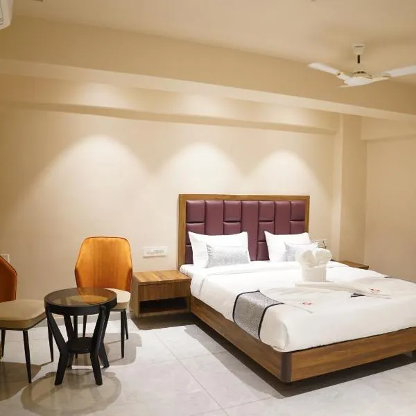 Hotel Status Inn，位于Ambernath的酒店