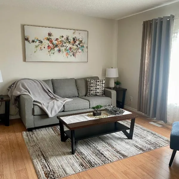 Home beside WEM，位于埃德蒙顿的酒店