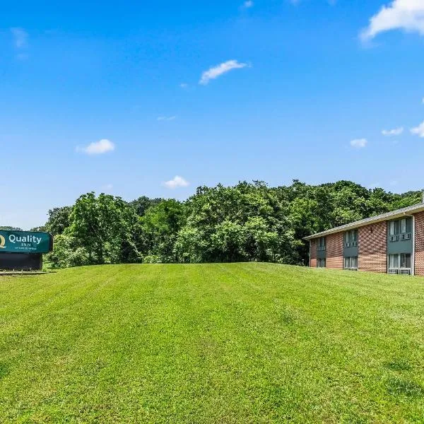 Quality Inn Harpers Ferry - Charles Town，位于哈珀斯费里的酒店