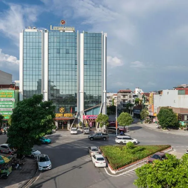 Luxury6 Hotel，位于Móng Cái的酒店