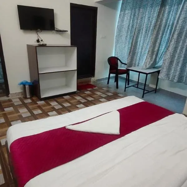 Hotel Rudra，位于哈尔德瓦尼的酒店