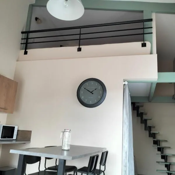 Petit studio cosy, calme absolu et indépendant，位于热尔扎的酒店