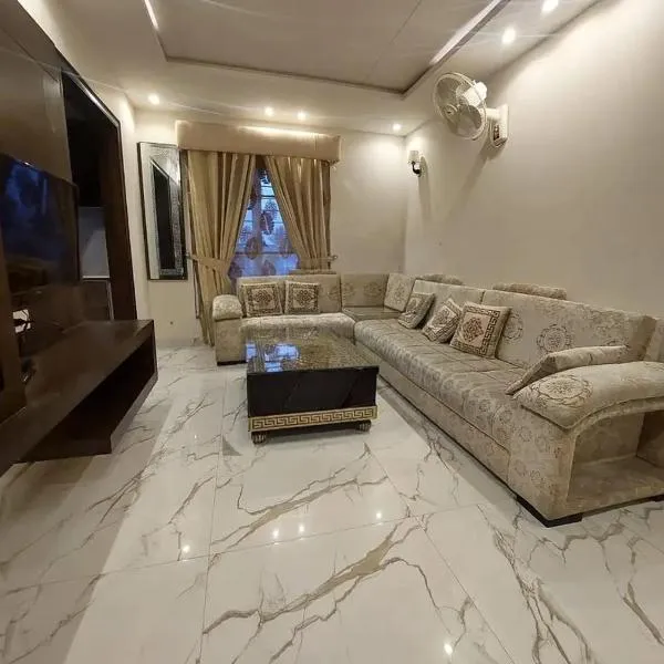 Sweet Home Society，位于卡拉奇的酒店