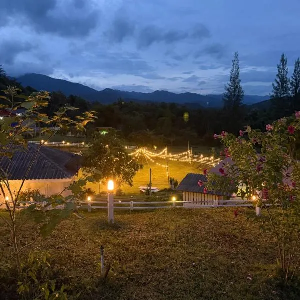 บ้านเนินเขา รีสอร์ท&แคมป์ปิ้ง，位于Ban Muang Ton Mamuang的酒店