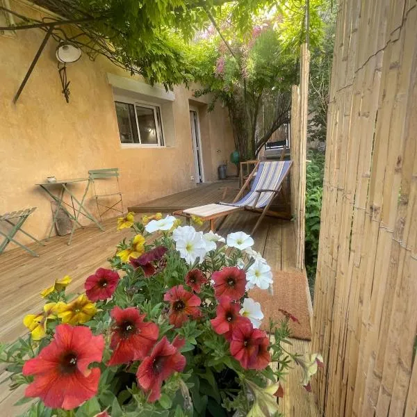 Studio Terrasse Le petit cabanon，位于塞雷斯的酒店