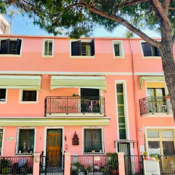 Casa Rosa,位于加里波第港的酒店