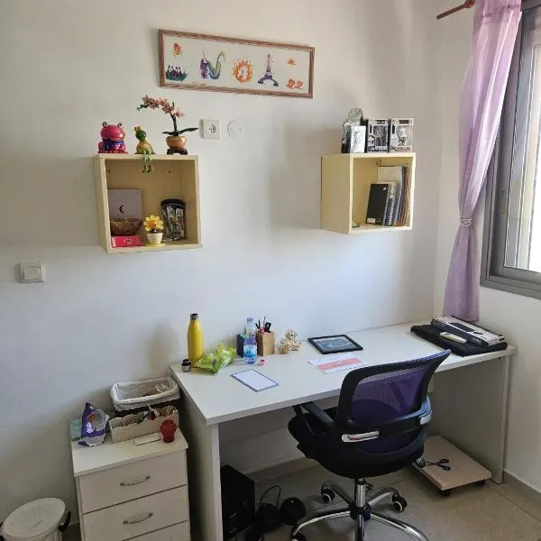 Holon Guest House Private Rooms，位于霍隆的酒店