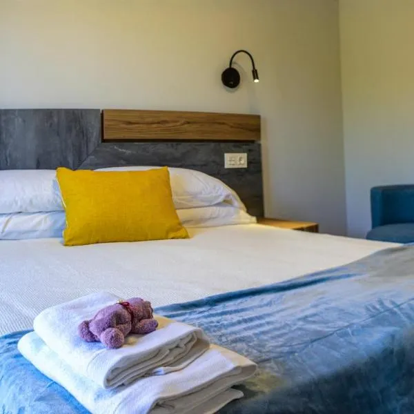 Apartamentos El Puente，位于科瓦鲁维亚斯的酒店