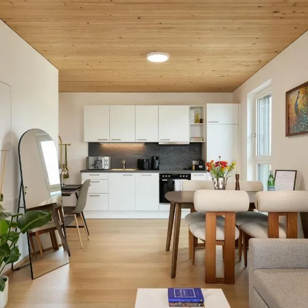 VORALIVING - Modernes Neubau Apartment Toplage - Parkplatz - WLAN, 24 7 Check-in，位于多恩比恩的酒店