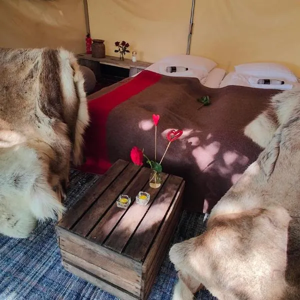 Naturlig på Korsgården Glamping，位于尼斯泰兹的酒店