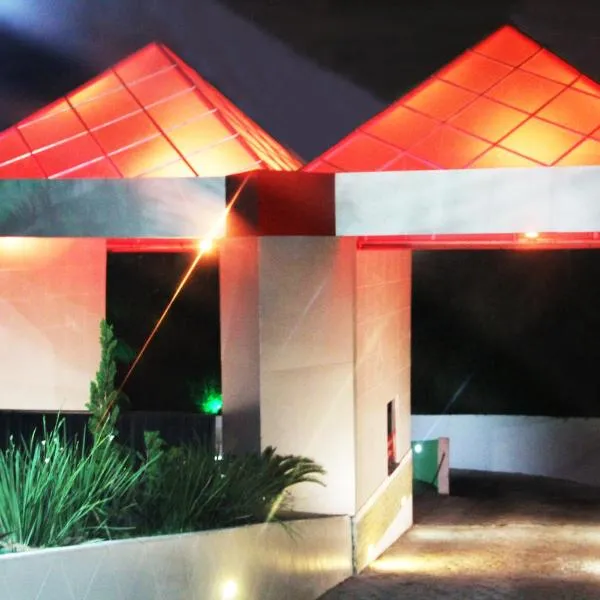 DOM Suites motel (Adult Only)，位于萨尔瓦多的酒店