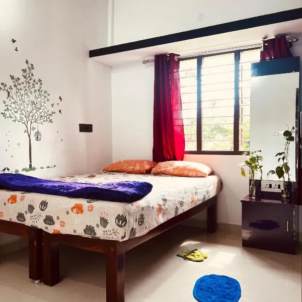 Kannada Maathe Home Stay- Golden Temple-Tibet camp 2 km far，位于库斯哈尔纳加尔的酒店