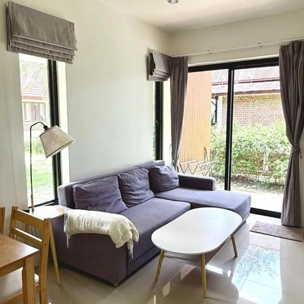 White Pearl 2BR Beachfront House Malibu Seaview，位于美翰的酒店