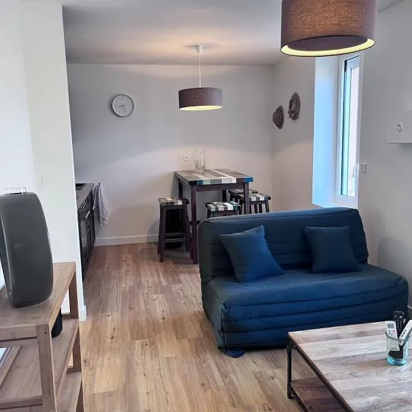 Clim, TV LED, iMac - T2 design 1 à 4 pers équipé,位于LʼHôpital-le-Grand的酒店