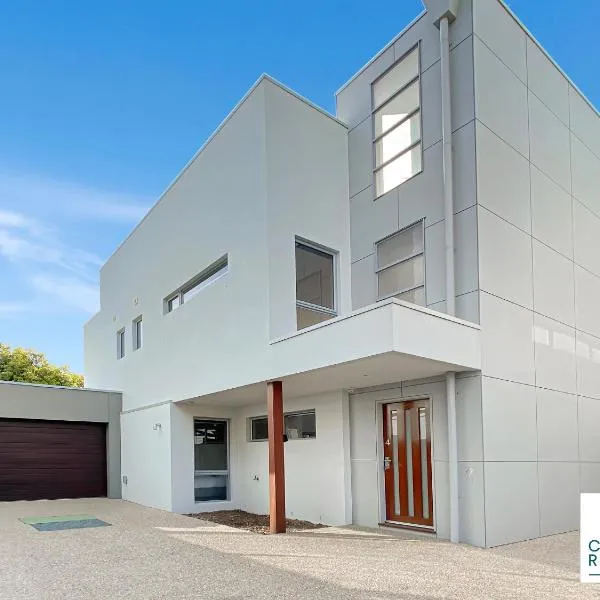 Hamptons Retreat by the Bay - Cowes Coastal Escape，位于卡尔斯的酒店